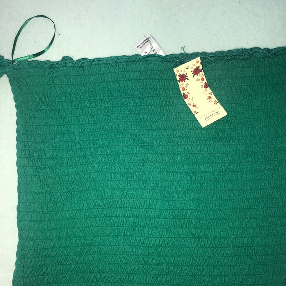 Crop top - Picture 3 of 4